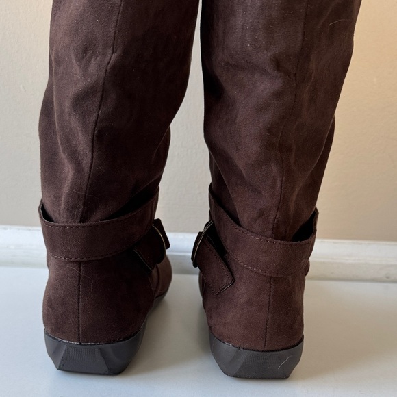 Elegant Brown Faux Suede Knee High Boots with Buckle Accent & faux fur inside. - Picture 7 of 13